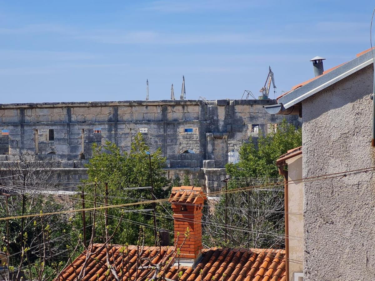 Arena Pula - Atraktivan Stan!!! Apartmán Pula